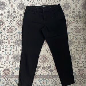 Style & Co curvy skinny leg, black jeans, size 16